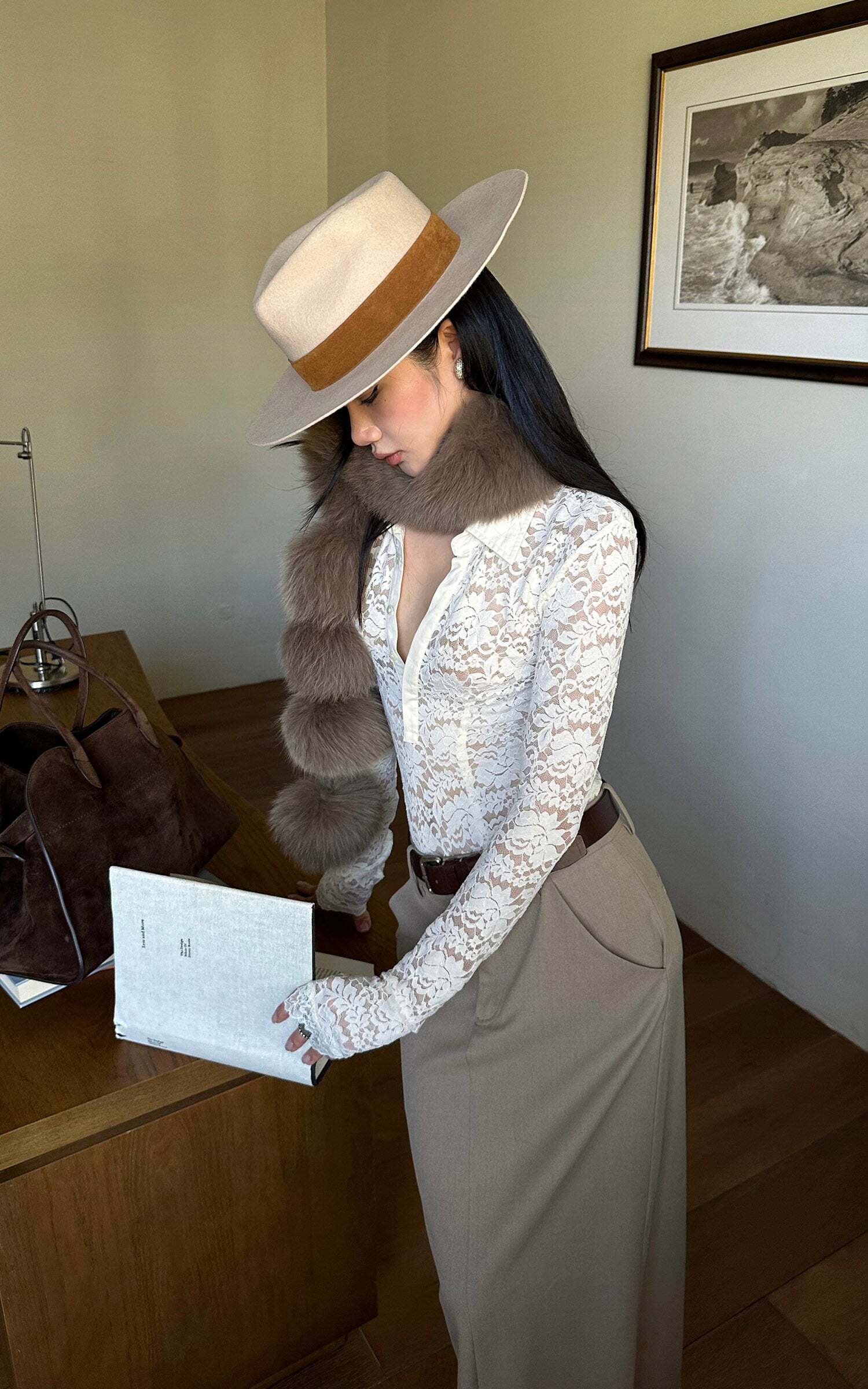 ROVENTE Lace Sheer Shirt with Collar and Long Sleeves ROVENTE Lace Sheer Shirt with Collar and Long Sleeves