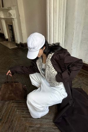 ROVENTE Leopard Print Cropped Zip Hoodie