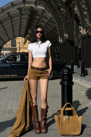 ROVENTE Micro Ribbed Cropped Tee