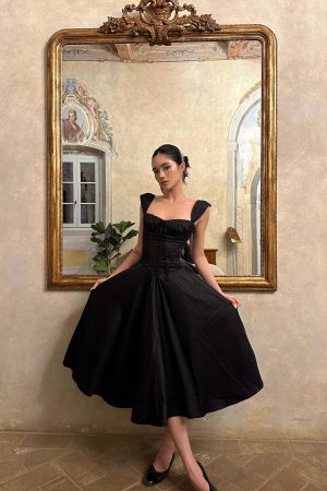 ROVENTE Off-Shoulder Satin Corset Midi Dress with Flared Skirt