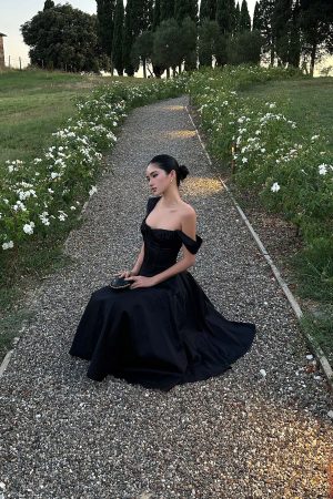 ROVENTE Off-Shoulder Satin Corset Midi Dress with Flared Skirt