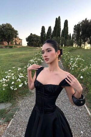 ROVENTE Off-Shoulder Satin Corset Midi Dress with Flared Skirt