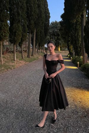 ROVENTE Off-Shoulder Satin Corset Midi Dress with Flared Skirt