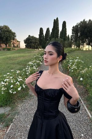 ROVENTE Off-Shoulder Satin Corset Midi Dress with Flared Skirt