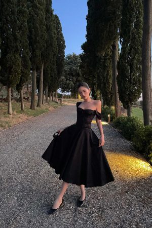 ROVENTE Off-Shoulder Satin Corset Midi Dress with Flared Skirt