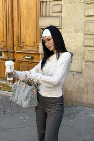 ROVENTE One Shoulder Cut-Out Top Long Sleeve Slim Fit Minimalist Tee