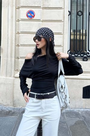 ROVENTE One Shoulder Cut-Out Top Long Sleeve Slim Fit Minimalist Tee