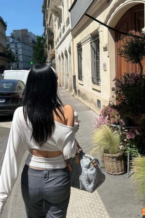 ROVENTE One Shoulder Cut-Out Top Long Sleeve Slim Fit Minimalist Tee