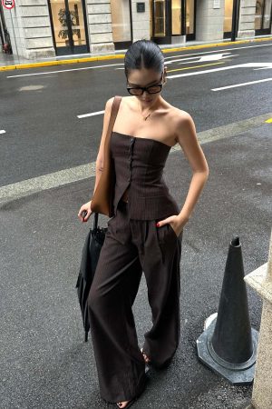 ROVENTE Pinstripe Wide-Leg Trousers with Pleated Front and Tailored Waist