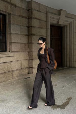 ROVENTE Pinstripe Wide-Leg Trousers with Pleated Front and Tailored Waist