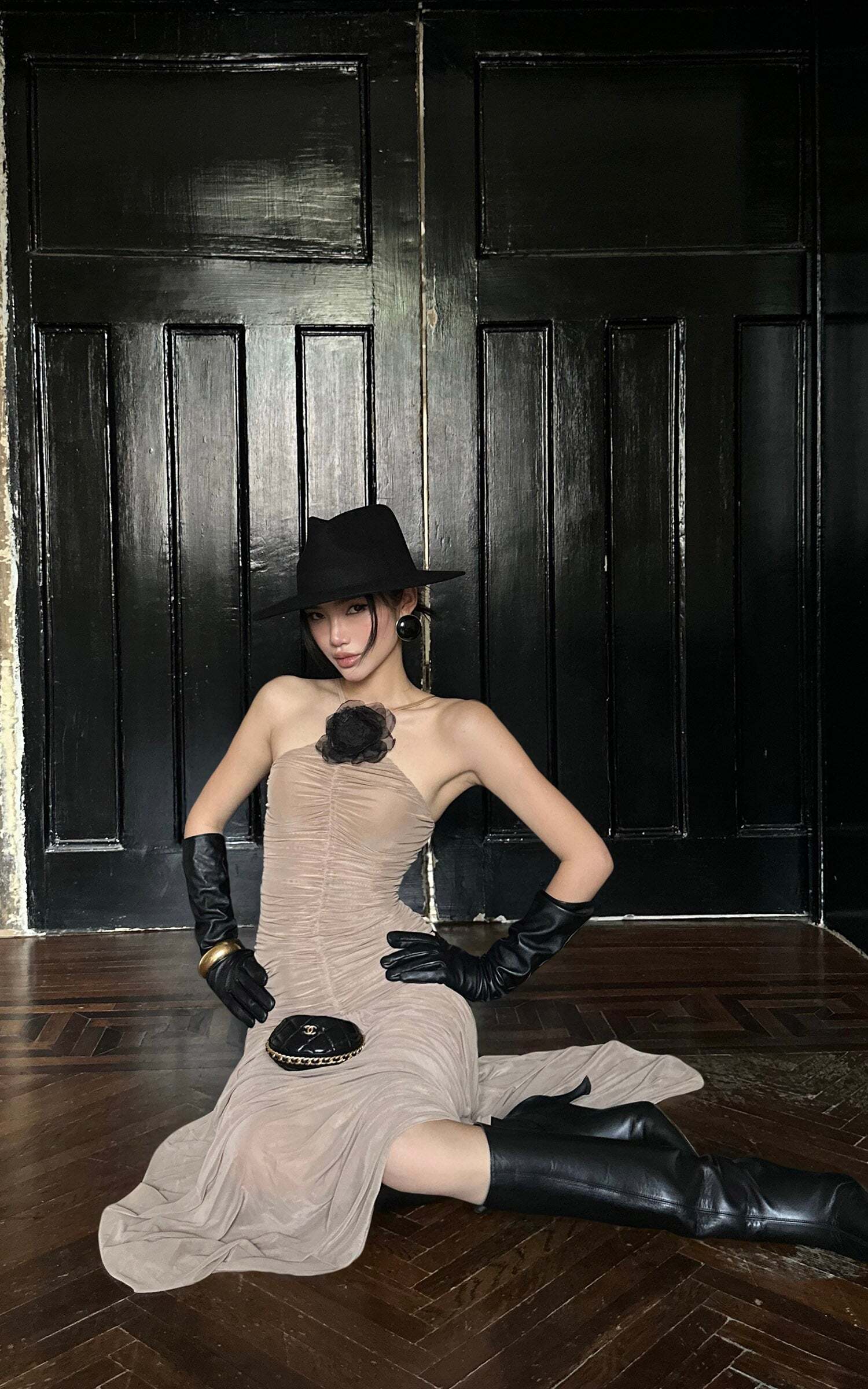 ROVENTE Ruched Mesh Maxi Dress with Detachable Floral Brooch and Flowing Hem ROVENTE Ruched Mesh Maxi Dress with Detachable Floral Brooch and Flowing Hem