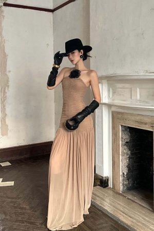 ROVENTE Ruched Mesh Maxi Dress with Detachable Floral Brooch and Flowing Hem