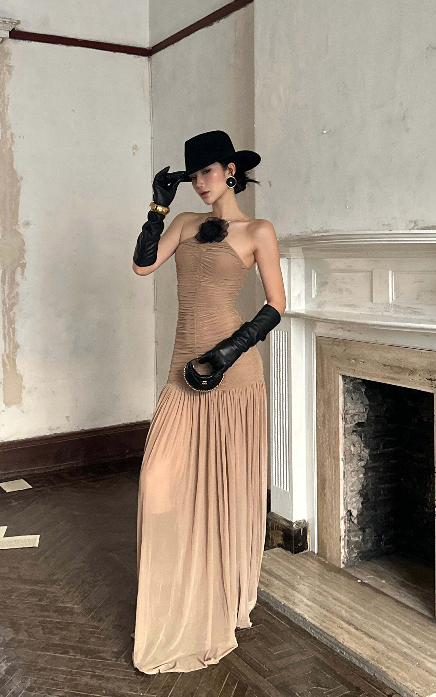 ROVENTE Ruched Mesh Maxi Dress with Detachable Floral Brooch and Flowing Hem ROVENTE Ruched Mesh Maxi Dress with Detachable Floral Brooch and Flowing Hem