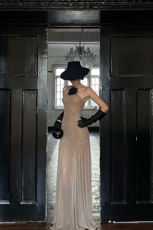 ROVENTE Ruched Mesh Maxi Dress with Detachable Floral Brooch and Flowing Hem