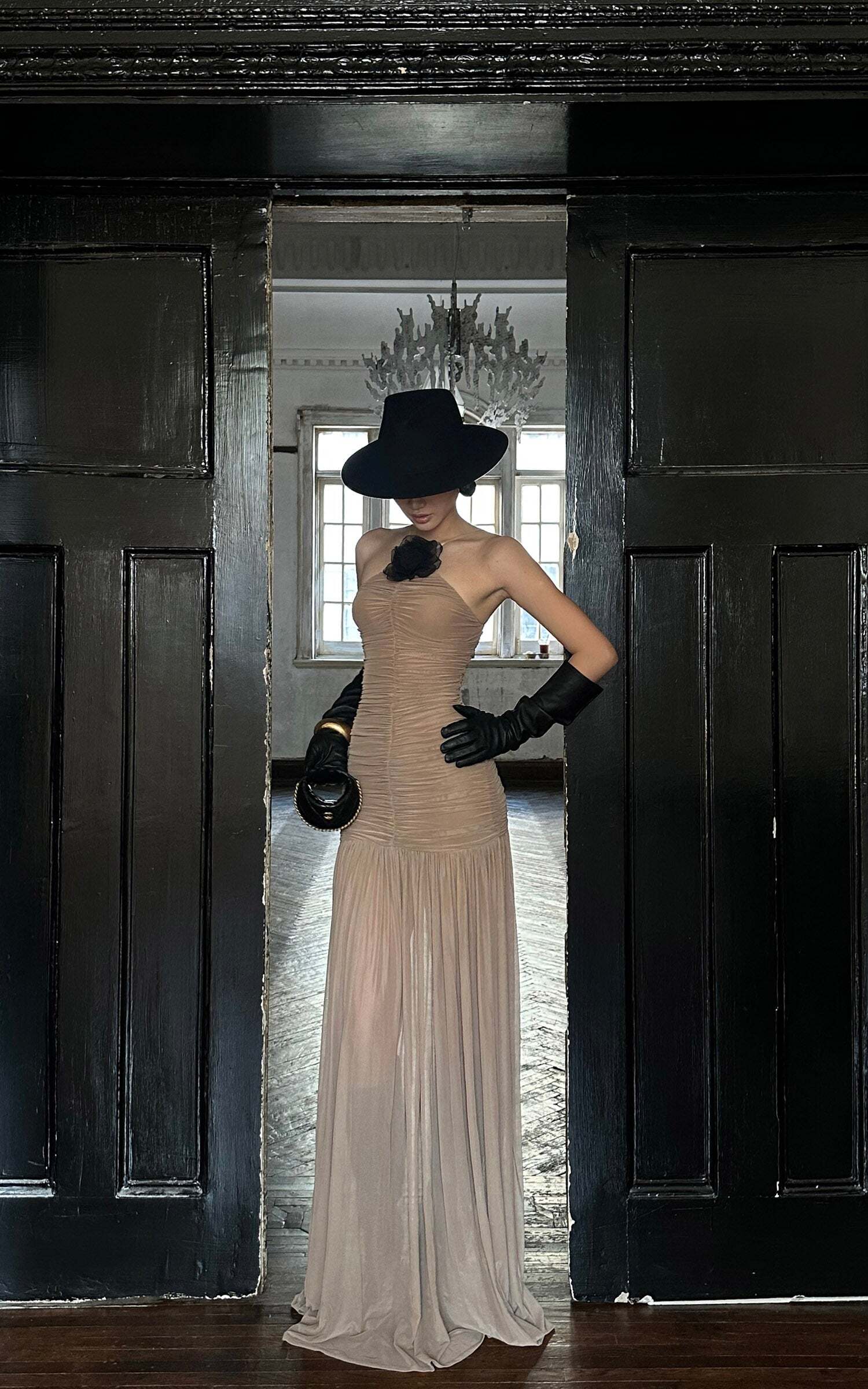 ROVENTE Ruched Mesh Maxi Dress with Detachable Floral Brooch and Flowing Hem ROVENTE Ruched Mesh Maxi Dress with Detachable Floral Brooch and Flowing Hem