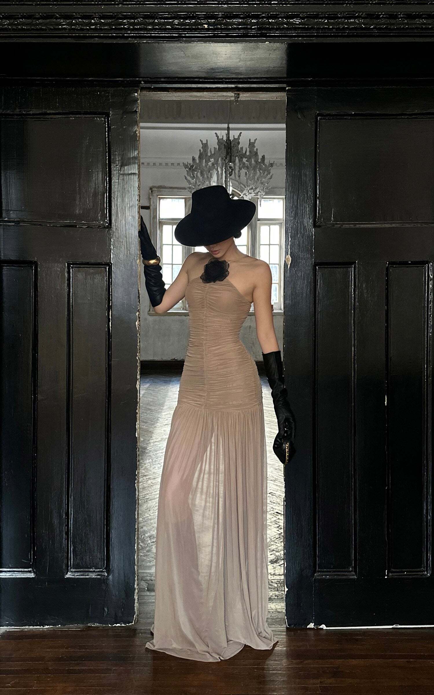 ROVENTE Ruched Mesh Maxi Dress with Detachable Floral Brooch and Flowing Hem ROVENTE Ruched Mesh Maxi Dress with Detachable Floral Brooch and Flowing Hem