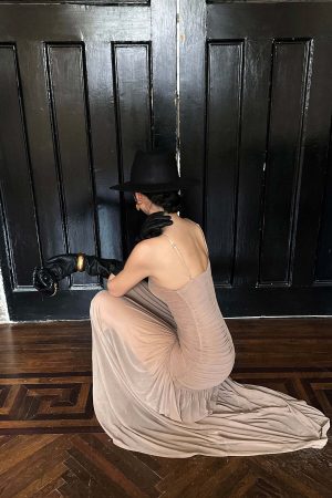 ROVENTE Ruched Mesh Maxi Dress with Detachable Floral Brooch and Flowing Hem