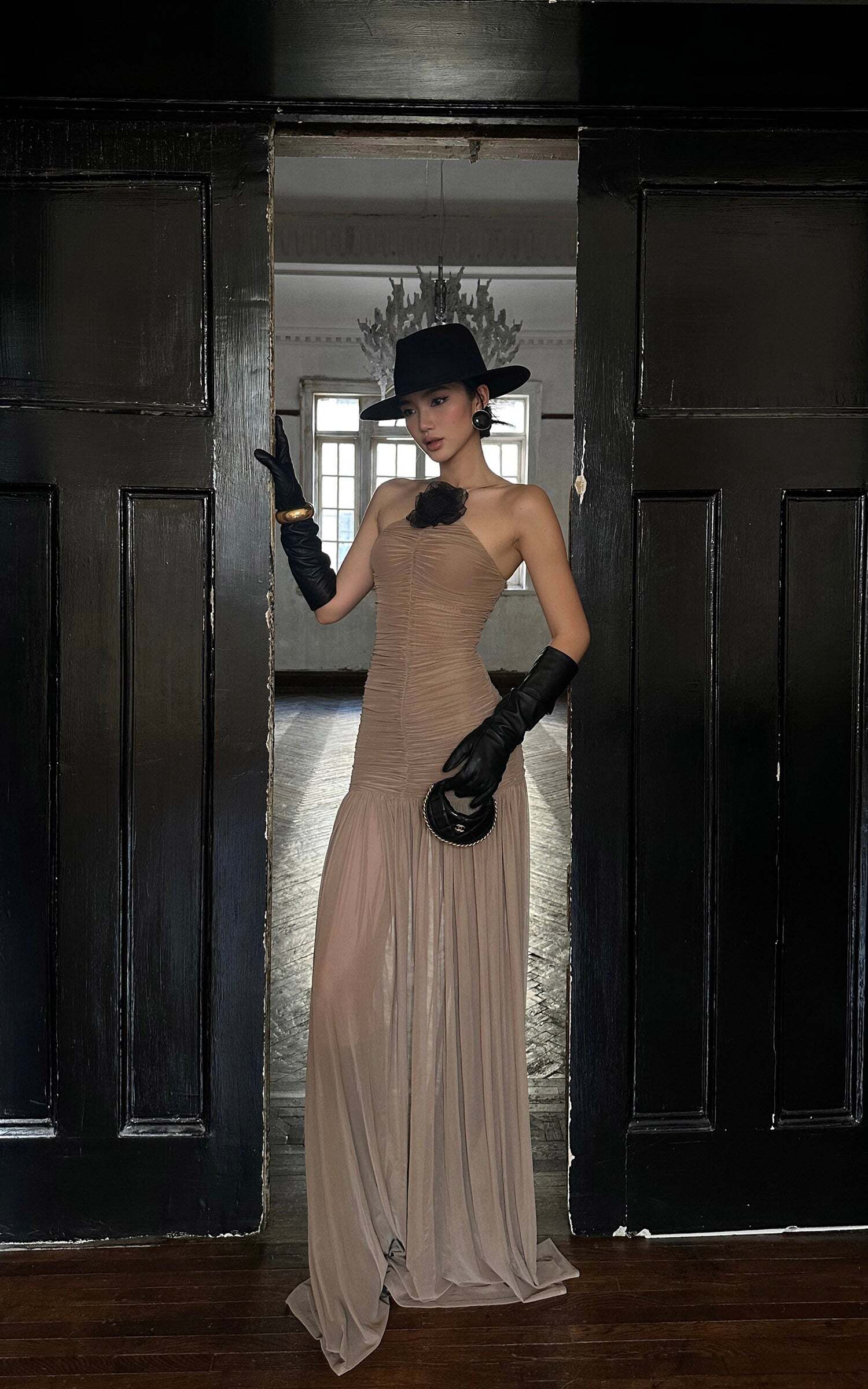 ROVENTE Ruched Mesh Maxi Dress with Detachable Floral Brooch and Flowing Hem ROVENTE Ruched Mesh Maxi Dress with Detachable Floral Brooch and Flowing Hem