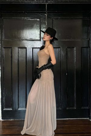 ROVENTE Ruched Mesh Maxi Dress with Detachable Floral Brooch and Flowing Hem