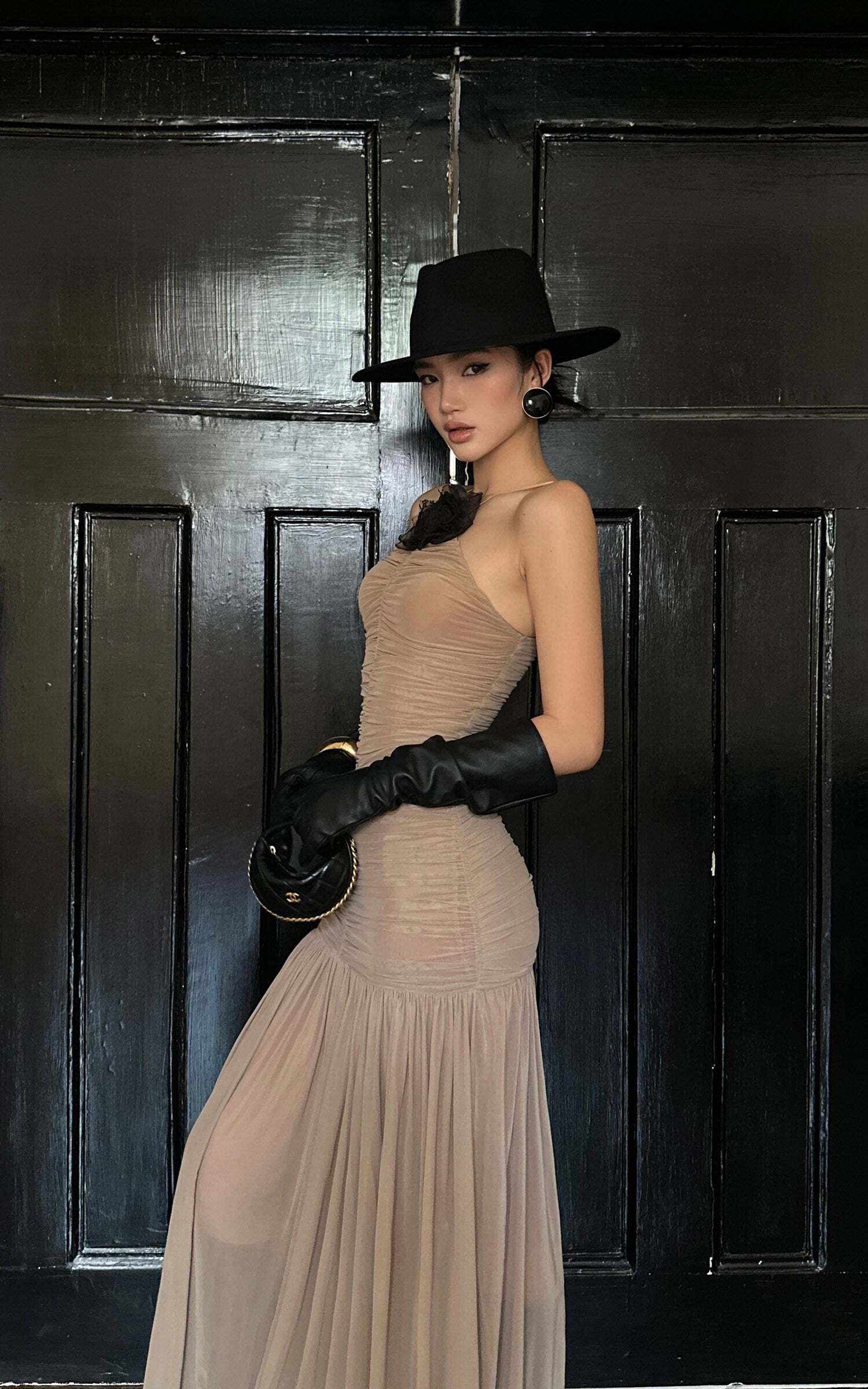 ROVENTE Ruched Mesh Maxi Dress with Detachable Floral Brooch and Flowing Hem ROVENTE Ruched Mesh Maxi Dress with Detachable Floral Brooch and Flowing Hem