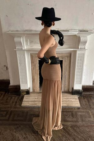 ROVENTE Ruched Mesh Maxi Dress with Detachable Floral Brooch and Flowing Hem