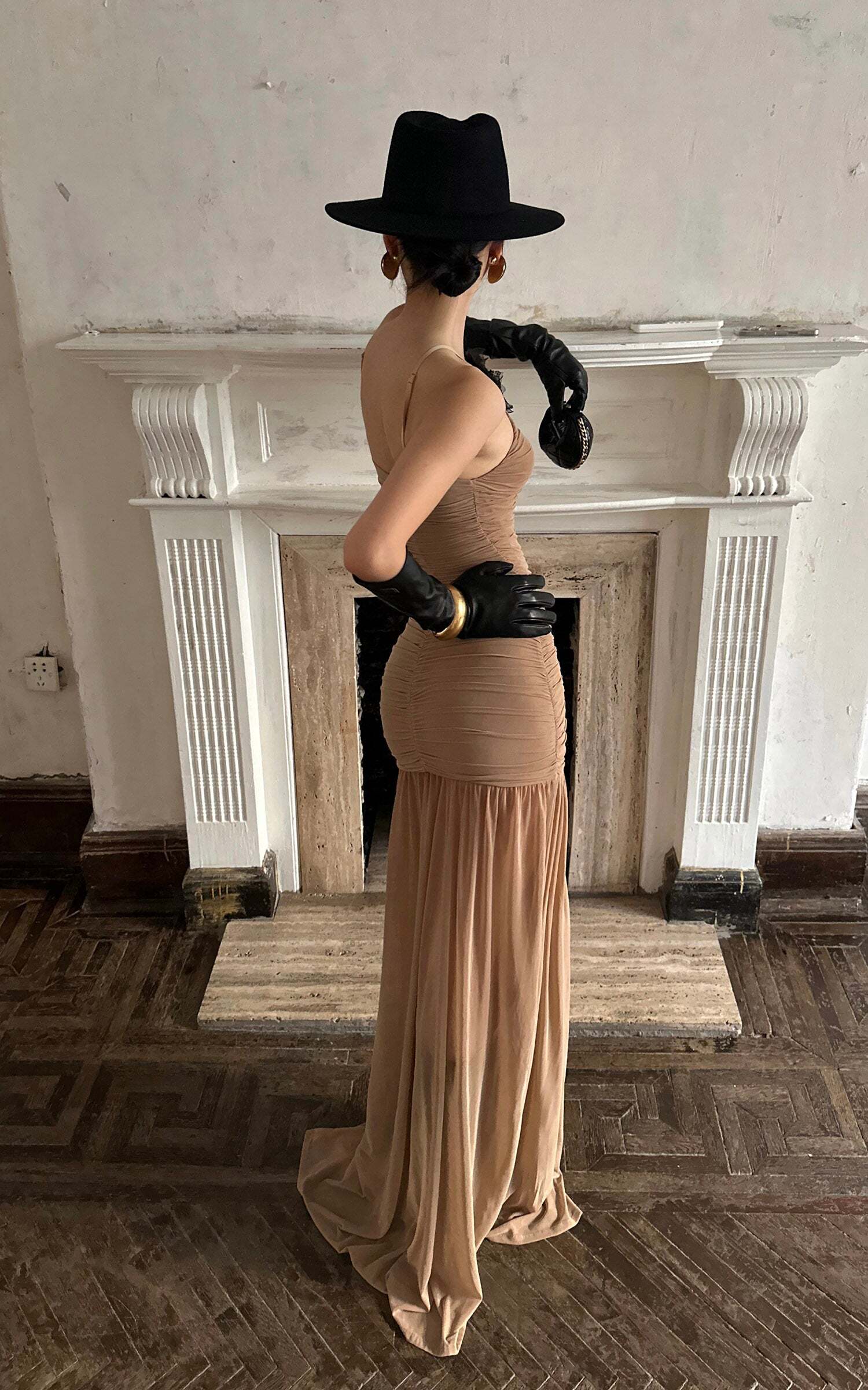 ROVENTE Ruched Mesh Maxi Dress with Detachable Floral Brooch and Flowing Hem ROVENTE Ruched Mesh Maxi Dress with Detachable Floral Brooch and Flowing Hem