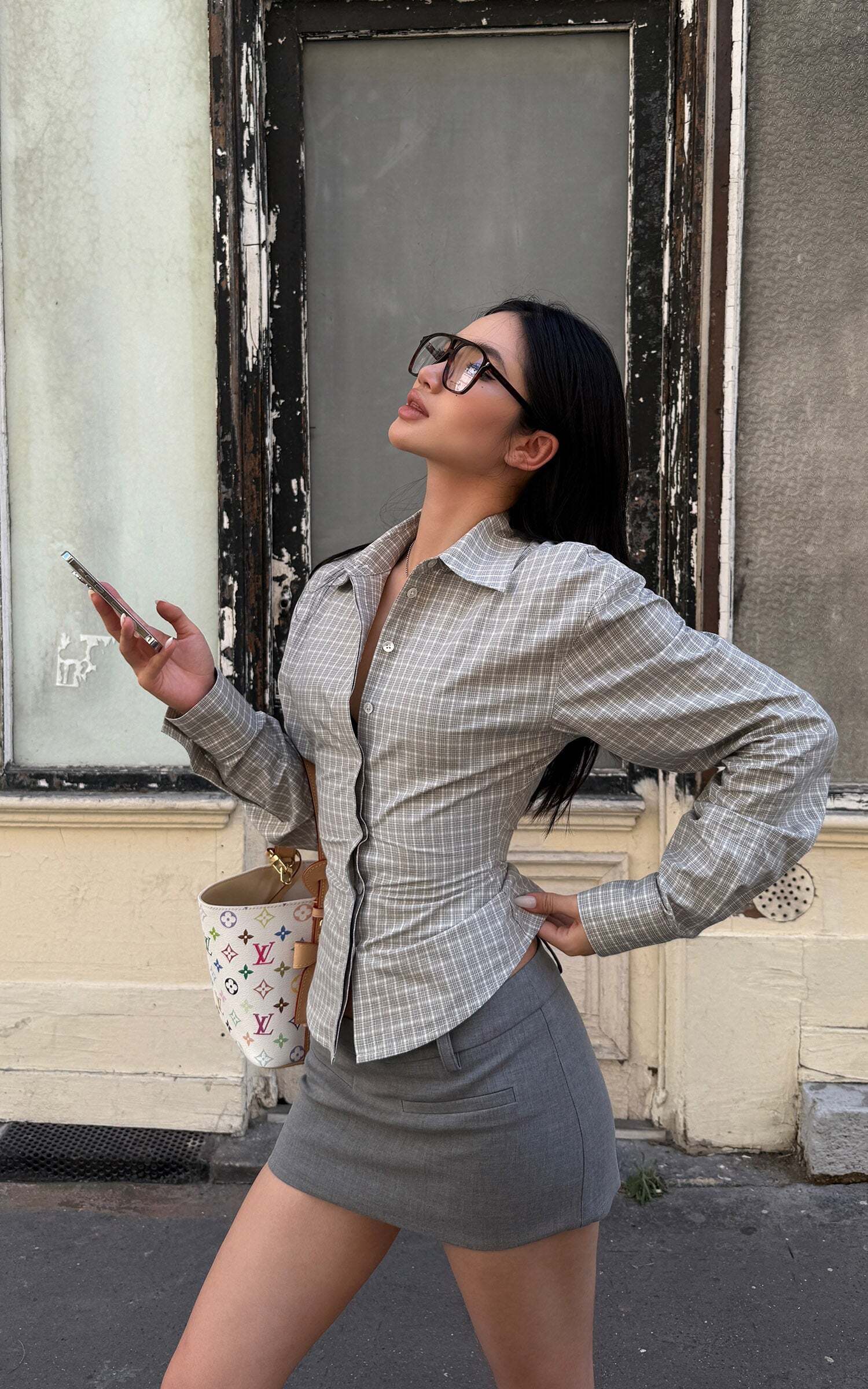 ROVENTE Sculpted Waist Plaid Shirt with Sharp Collar and Cinched Silhouette ROVENTE Sculpted Waist Plaid Shirt with Sharp Collar and Cinched Silhouette