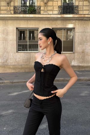 ROVENTE Strapless Corset Top with Eyelet Lace Trim and Structured Fit