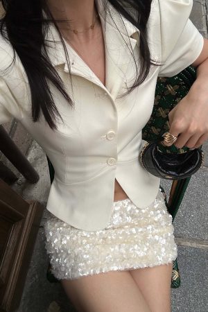 ROVENTE Tailored Puff Sleeve Shirt with Curved Hem and Fitted Waist