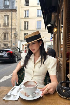 ROVENTE Tailored Puff Sleeve Shirt with Curved Hem and Fitted Waist