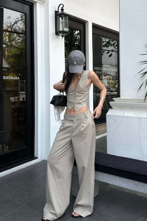 ROVENTE Tailored Vest with Lace Panel Back