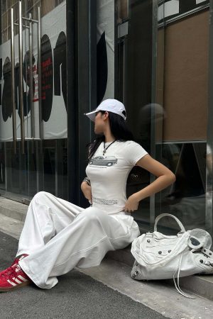 ROVENTE Vintage Car Graphic Baby Tee with Fitted Silhouette and Printed Text