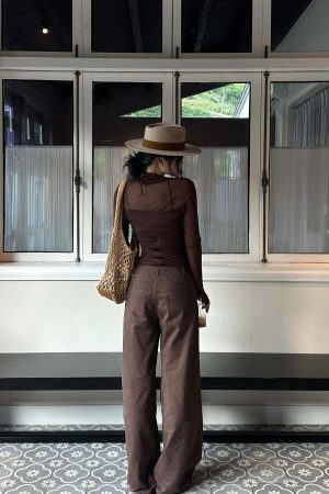 ROVENTE Wide Leg High Waist Pants – Relaxed Silhouette with Double Button Detail