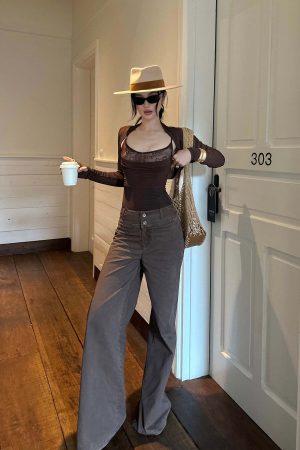 ROVENTE Wide Leg High Waist Pants – Relaxed Silhouette with Double Button Detail