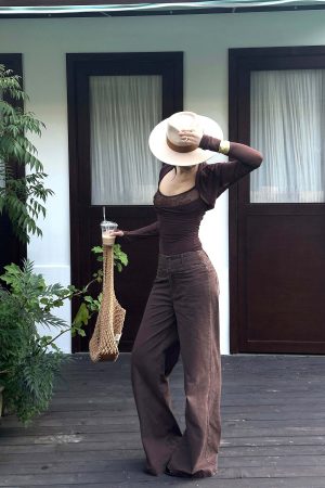 ROVENTE Wide Leg High Waist Pants – Relaxed Silhouette with Double Button Detail