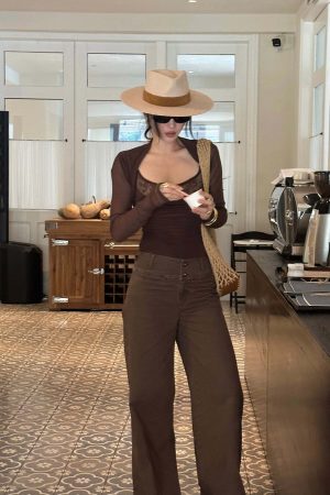 ROVENTE Wide Leg High Waist Pants – Relaxed Silhouette with Double Button Detail