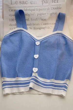 Soft Girl Heart Buttoned Knitted Crop Top