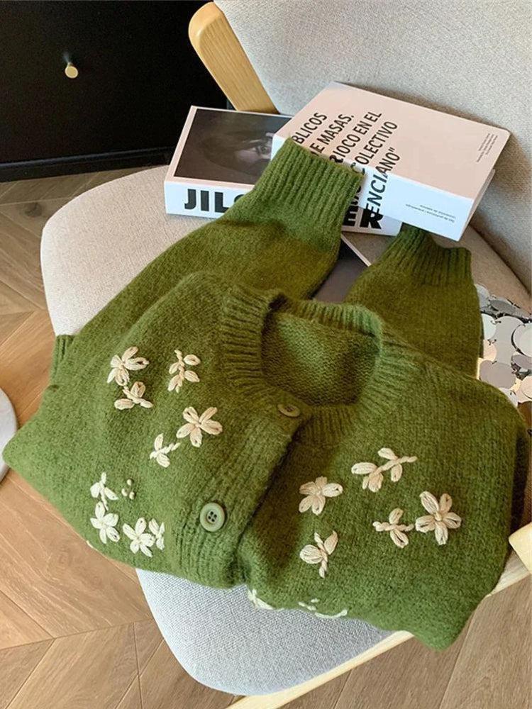 Vintage Daisy Embroidered Knitted Cardigan Vintage Daisy Embroidered Knitted Cardigan