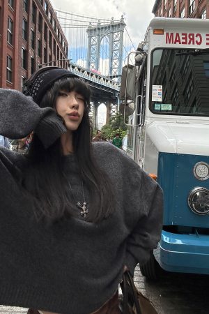 WARDEN EDGE 021 Knit Sweater & Graphic Beanie Set