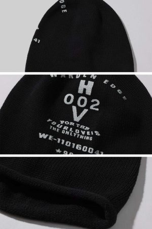 WARDEN EDGE 021 Knit Sweater & Graphic Beanie Set