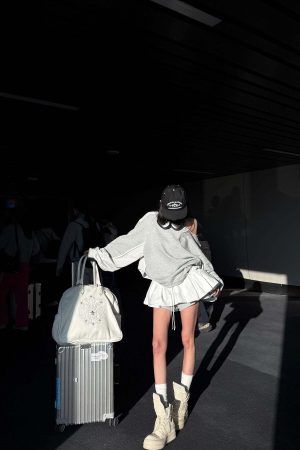 WARDEN EDGE Asymmetric Cut Raw Edge Sweatshirt