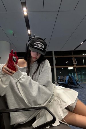 WARDEN EDGE Asymmetric Cut Raw Edge Sweatshirt