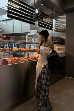 WARDEN EDGE Asymmetric Ruffle Dress