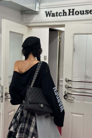 WARDEN EDGE Asymmetrical Off-Shoulder Long Sleeve Top