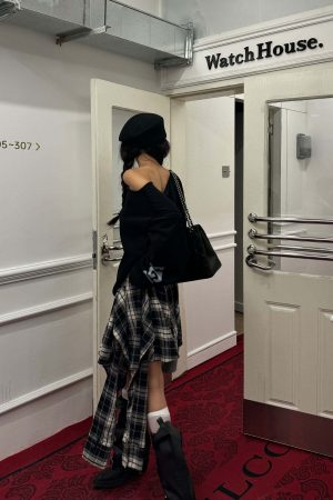 WARDEN EDGE Asymmetrical Off-Shoulder Long Sleeve Top