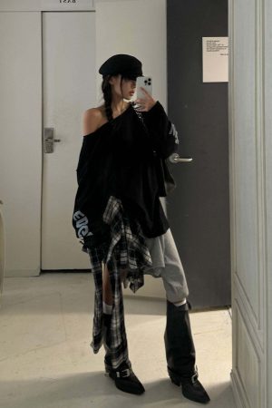 WARDEN EDGE Asymmetrical Off-Shoulder Long Sleeve Top