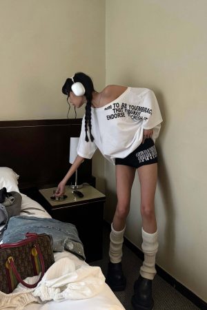 WARDEN EDGE Barcode Print Hot Shorts