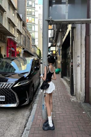 WARDEN EDGE Contrast Binding Tank with Arch Hem and College Lettering