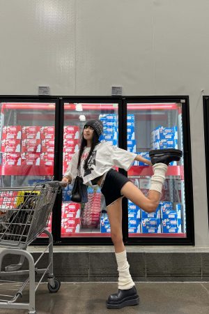 WARDEN EDGE Contrast Waistband Fitted Mini Shorts for Streetwear Layering