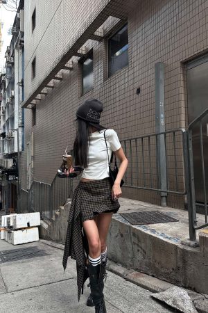 WARDEN EDGE Cropped Crew Neck Tee